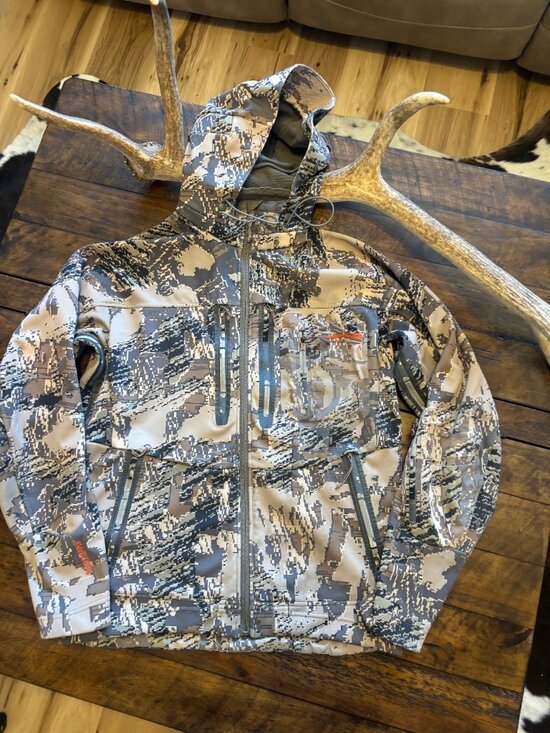 Sitka Size Medium - Picture 4 of 5